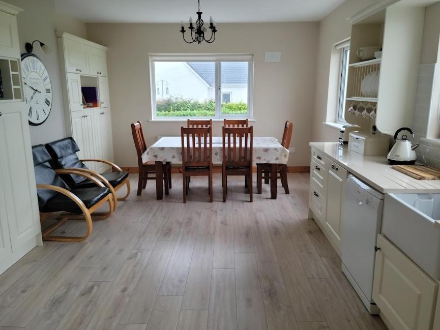 Coastal View Cottage Mullagh  Exteriér fotografie
